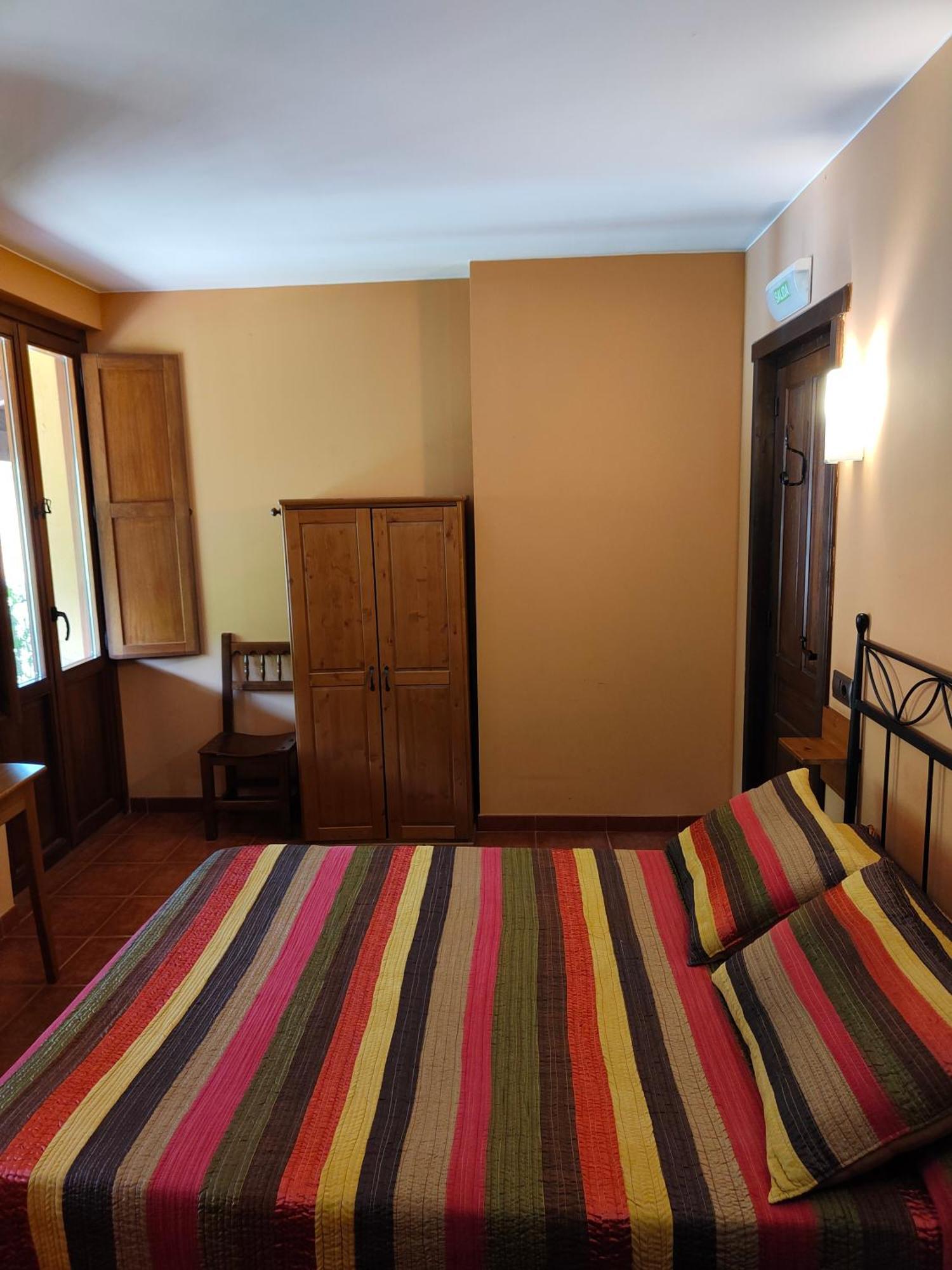 Hotel Dona Gaudiosa Пола-де-Лена Екстер'єр фото